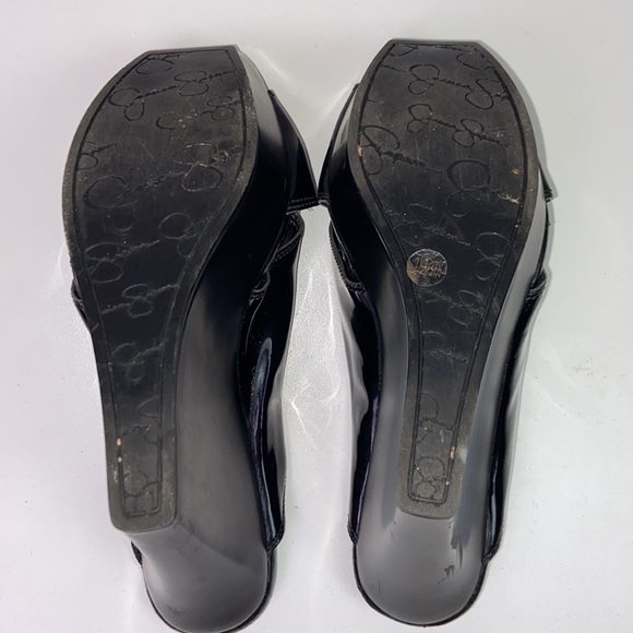 Classy, Fun, Flirty Jessica Simpson Patent Wedges, Black 7.5 - Picture 9 of 10
